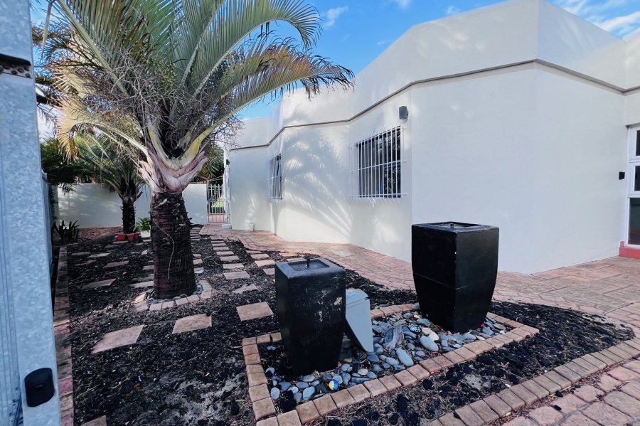 To Let 4 Bedroom Property for Rent in Parow Golf Course Western Cape